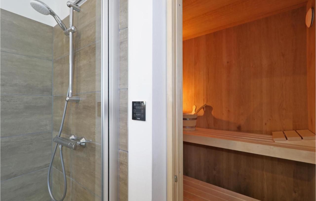 Nice Home In Lembruch-Duemmer See With Sauna Bagian luar foto