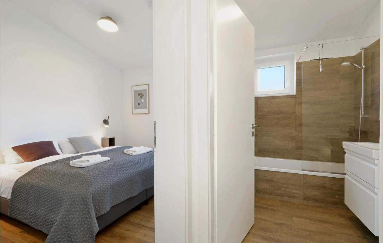 Nice Home In Lembruch-Duemmer See With Sauna Bagian luar foto